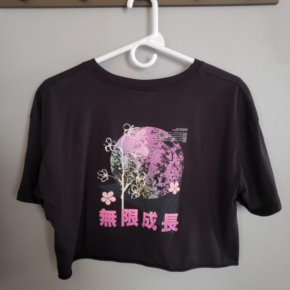 Empyre Tops - NWOT EMPYRE Black Crop Top